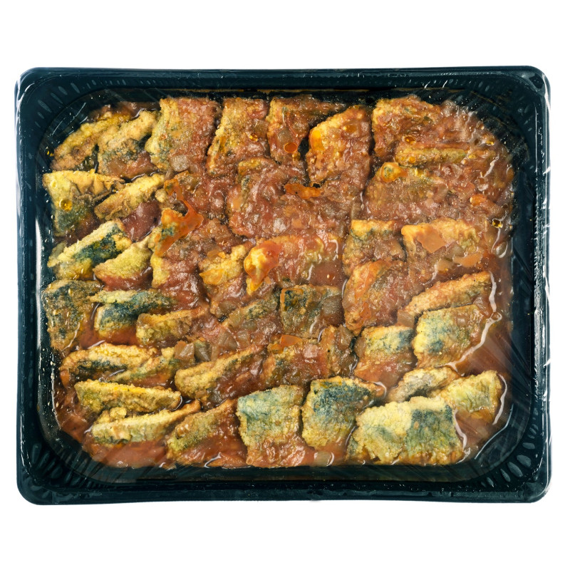 Kepti silkių filė gabaliukai su pomidorų padažu